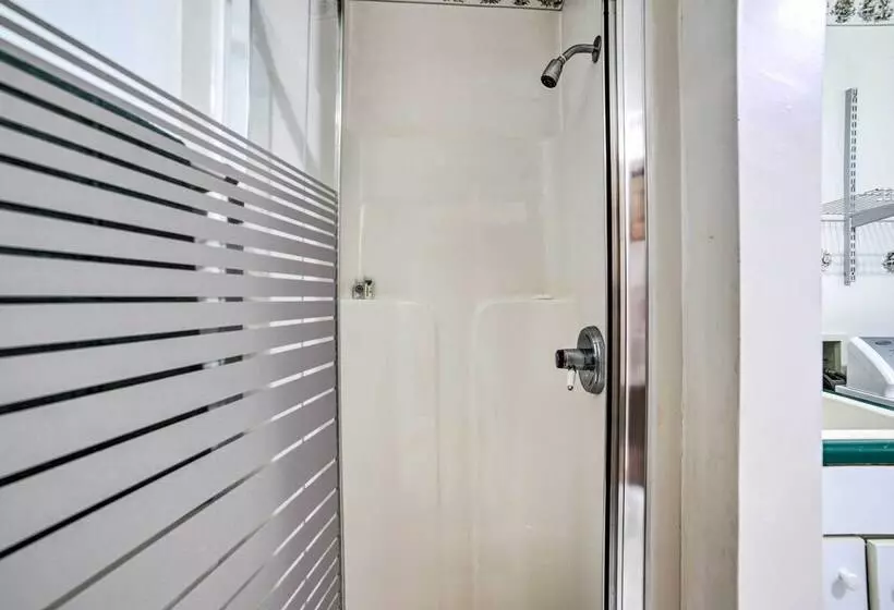 Family Friendly Retreat On Long Noble Lake!