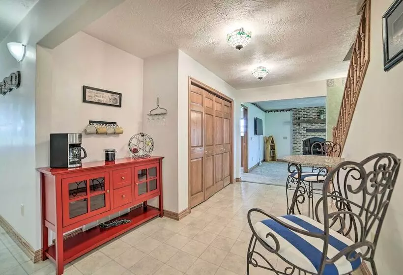 Family Friendly Retreat On Long Noble Lake!