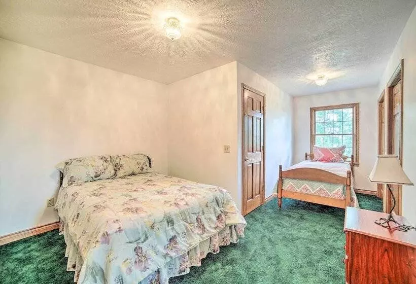 Family Friendly Retreat On Long Noble Lake!