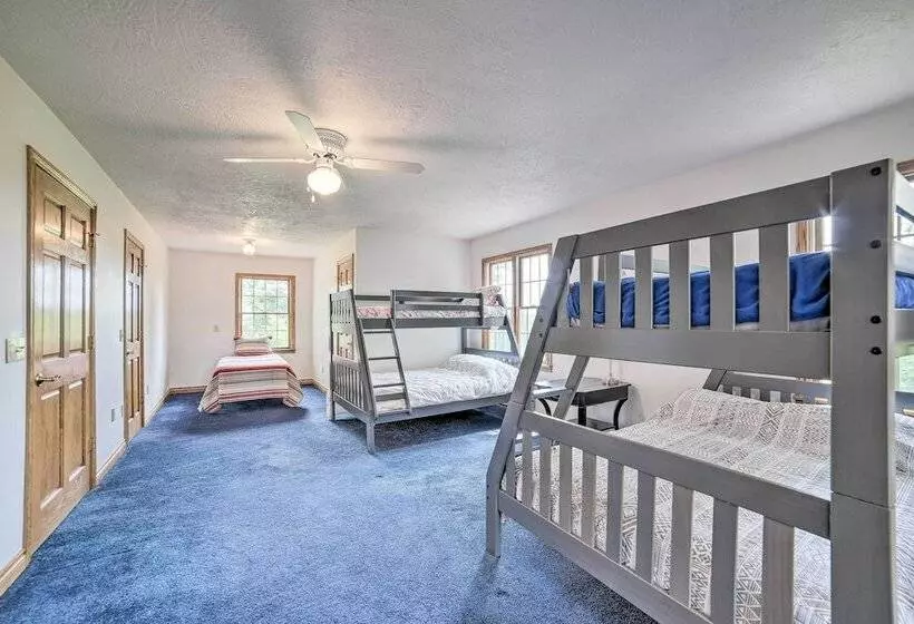 Family Friendly Retreat On Long Noble Lake!