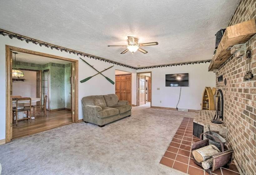 Family Friendly Retreat On Long Noble Lake!