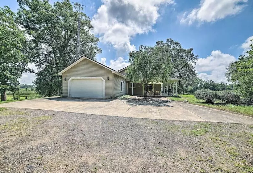 Family Friendly Retreat On Long Noble Lake!