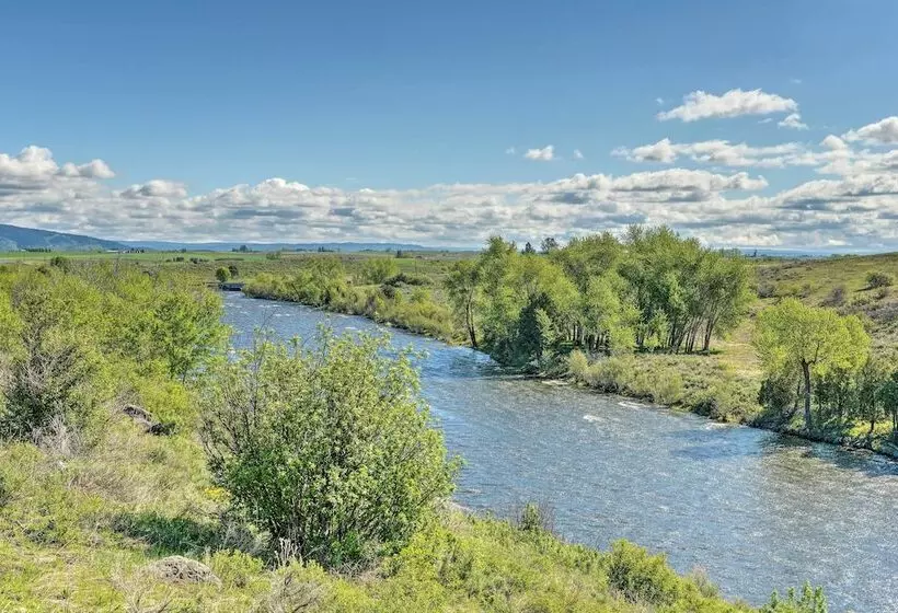 Griffel River Ranch W/ Views   An Anglers Dream!
