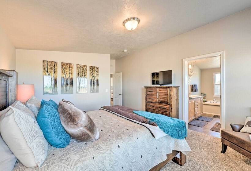 Griffel River Ranch W/ Views An Anglers Dream!