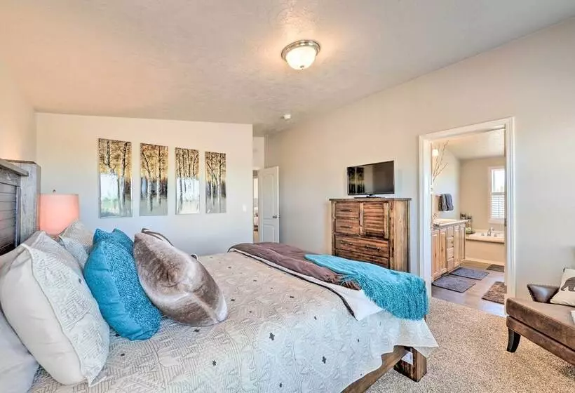 Griffel River Ranch W/ Views   An Anglers Dream!