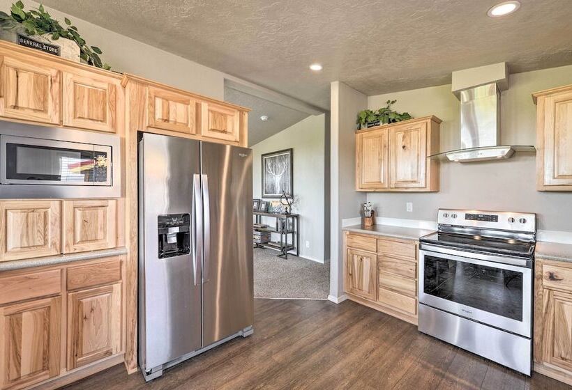 Griffel River Ranch W/ Views An Anglers Dream!