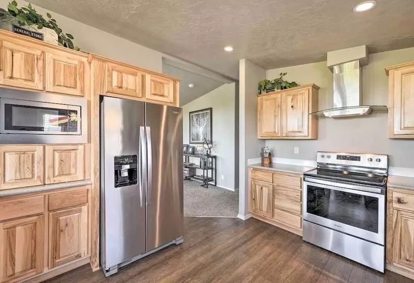 Griffel River Ranch W/ Views   An Anglers Dream!