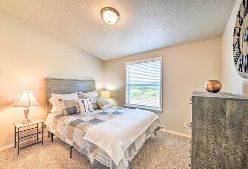 Griffel River Ranch W/ Views An Anglers Dream!