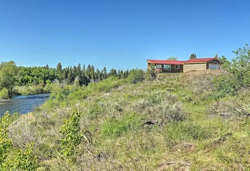 Griffel River Ranch W/ Views   An Anglers Dream!