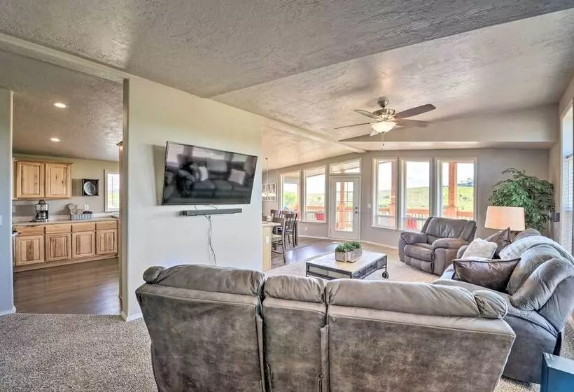 Griffel River Ranch W/ Views   An Anglers Dream!