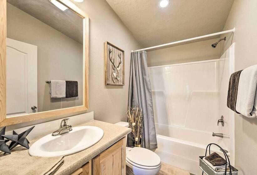 Griffel River Ranch W/ Views An Anglers Dream!