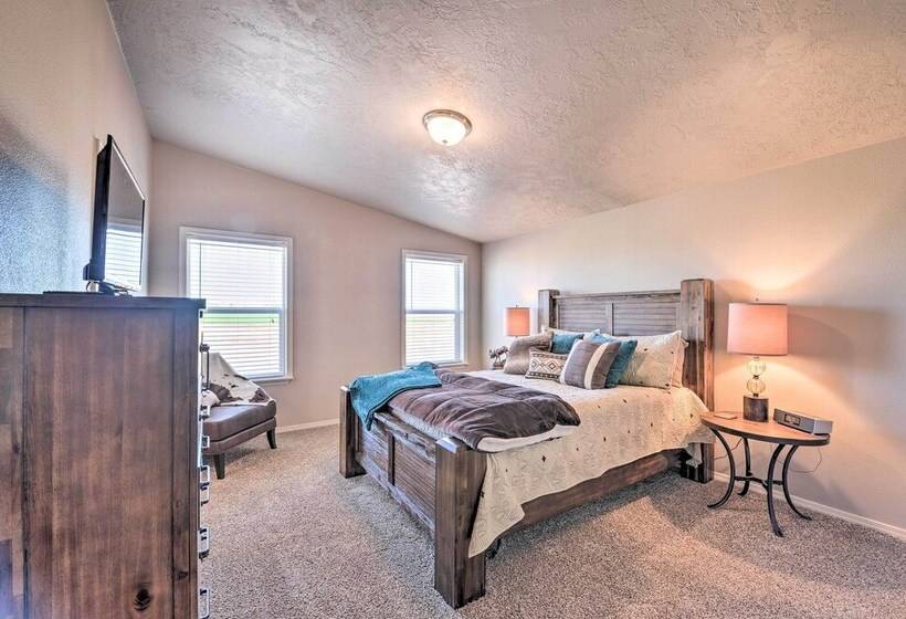 Griffel River Ranch W/ Views An Anglers Dream!