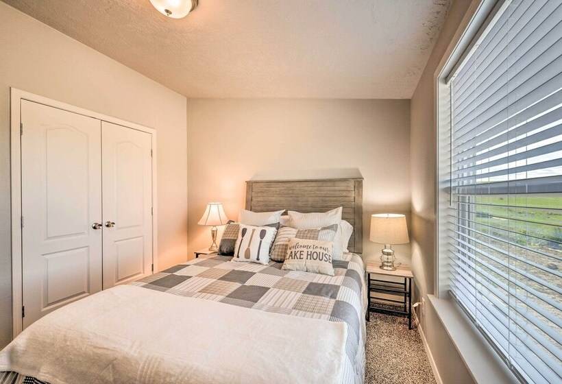 Griffel River Ranch W/ Views An Anglers Dream!