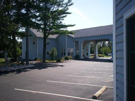 Blue Water Beachfront Hotel & Waterpark