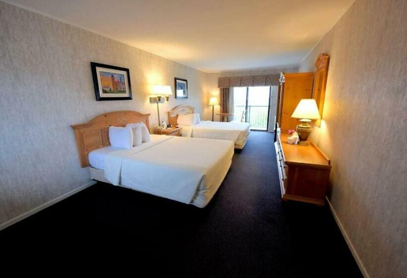 Blue Water Beachfront Hotel & Waterpark