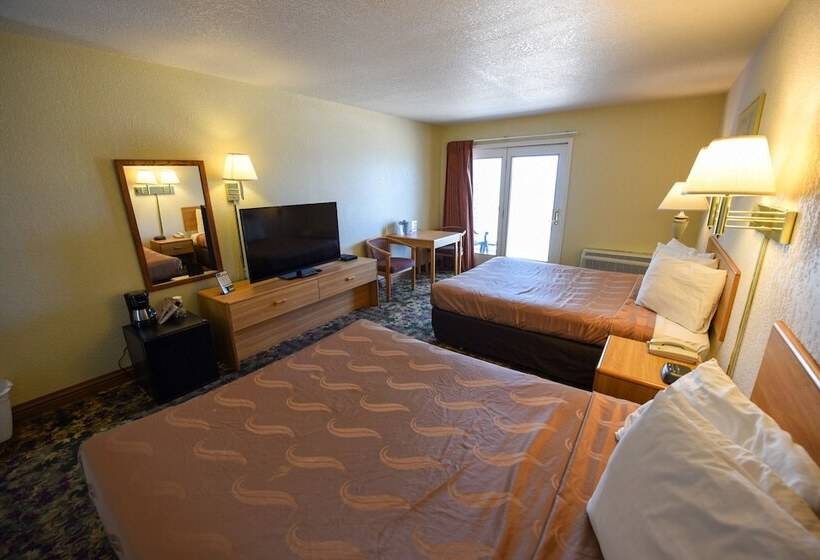 Blue Water Beachfront Hotel & Waterpark