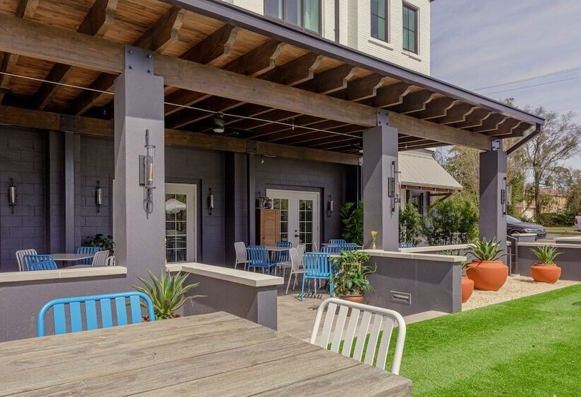 هتل Lily Hall A Boutique