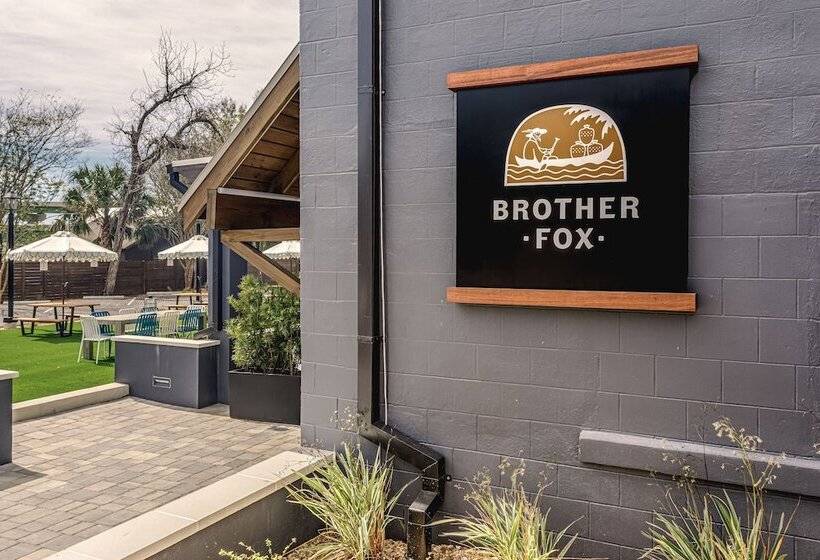 هتل Lily Hall A Boutique