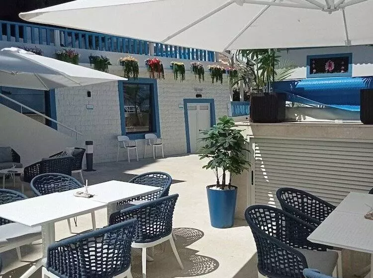 Hotelli Mediterrâneo Madeira