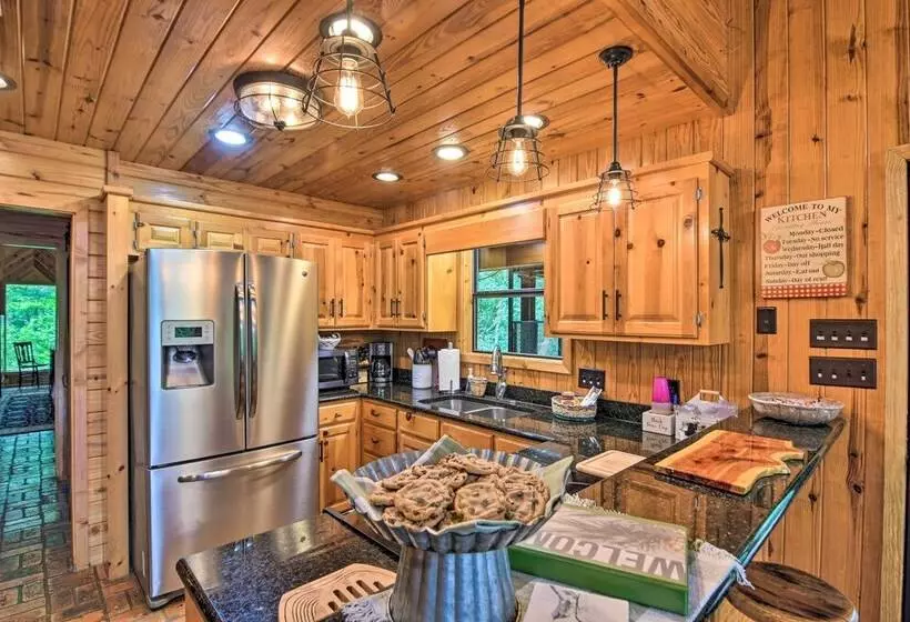 Riverfront Cabin W/ Outdoor Oasis In Seminary!