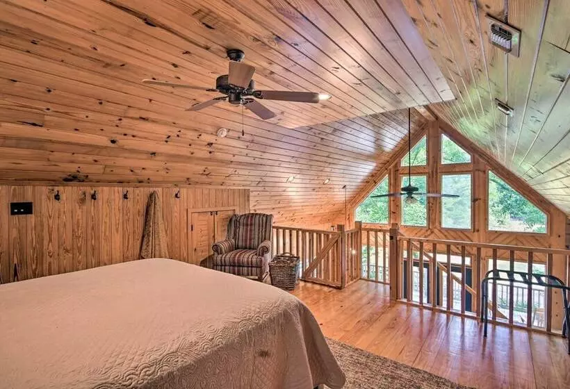 Riverfront Cabin W/ Outdoor Oasis In Seminary!