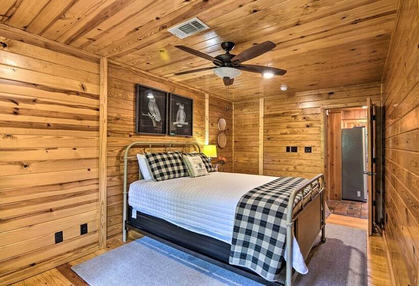 Riverfront Cabin W/ Outdoor Oasis In Seminary!