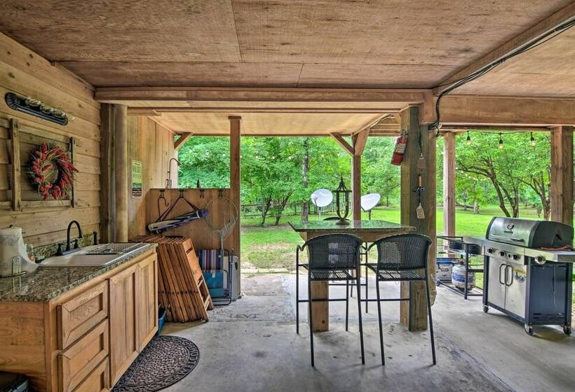 Riverfront Cabin W/ Outdoor Oasis In Seminary!