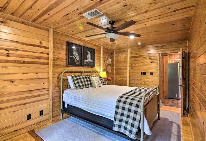 Riverfront Cabin W/ Outdoor Oasis In Seminary!