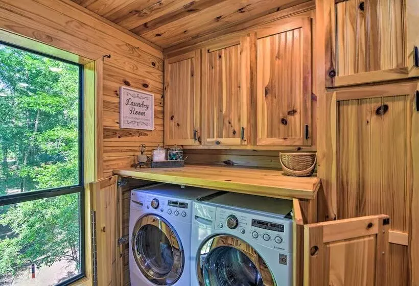 Riverfront Cabin W/ Outdoor Oasis In Seminary!