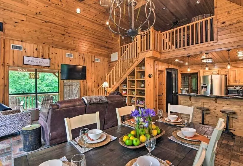 Riverfront Cabin W/ Outdoor Oasis In Seminary!