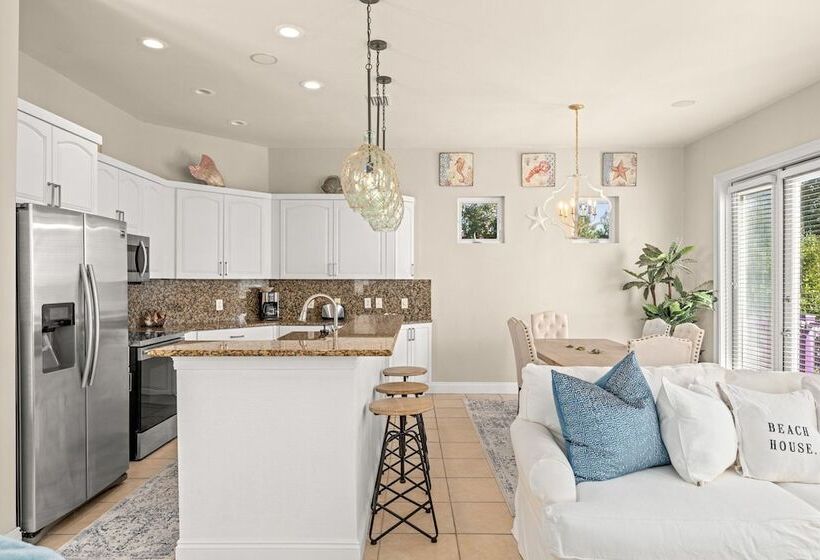 Laguna On Beach Time