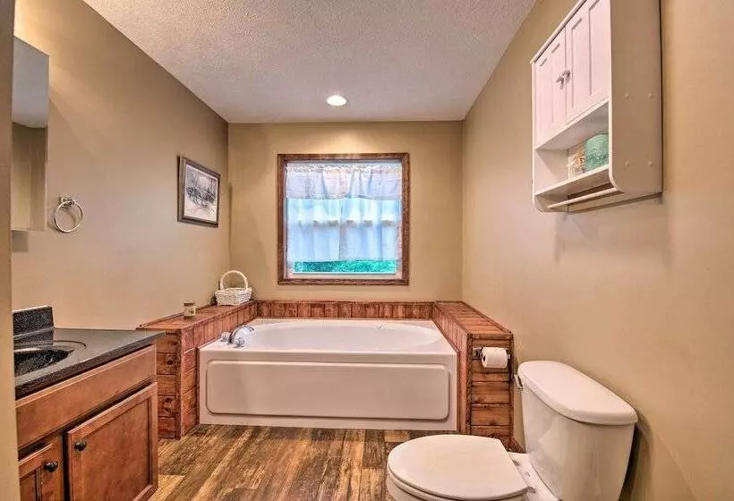 2 Mi To Lake Harmony: Gem W/ Game Room & Deck