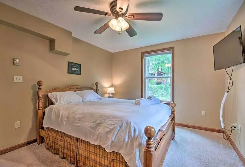 2 Mi To Lake Harmony: Gem W/ Game Room & Deck