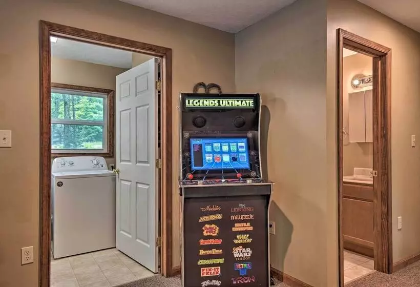 2 Mi To Lake Harmony: Gem W/ Game Room & Deck