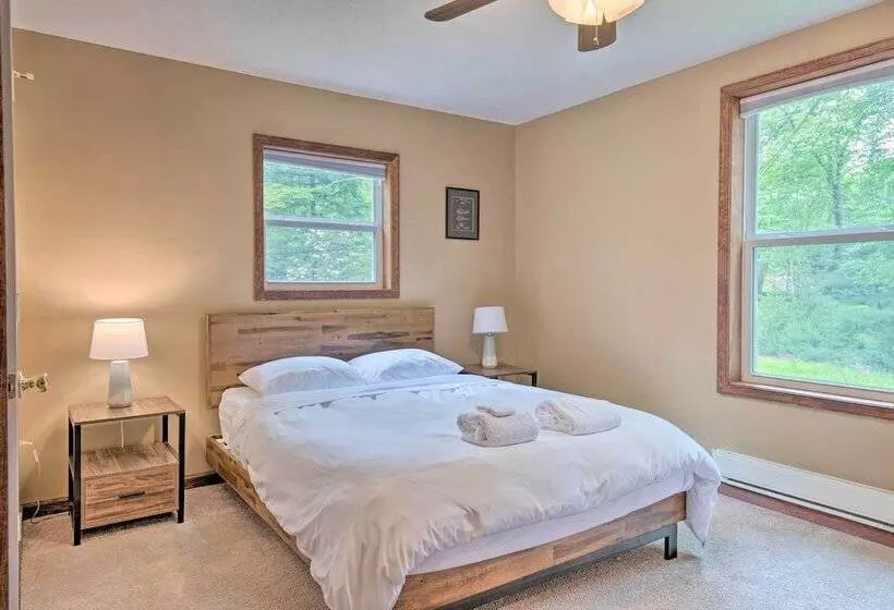 2 Mi To Lake Harmony: Gem W/ Game Room & Deck