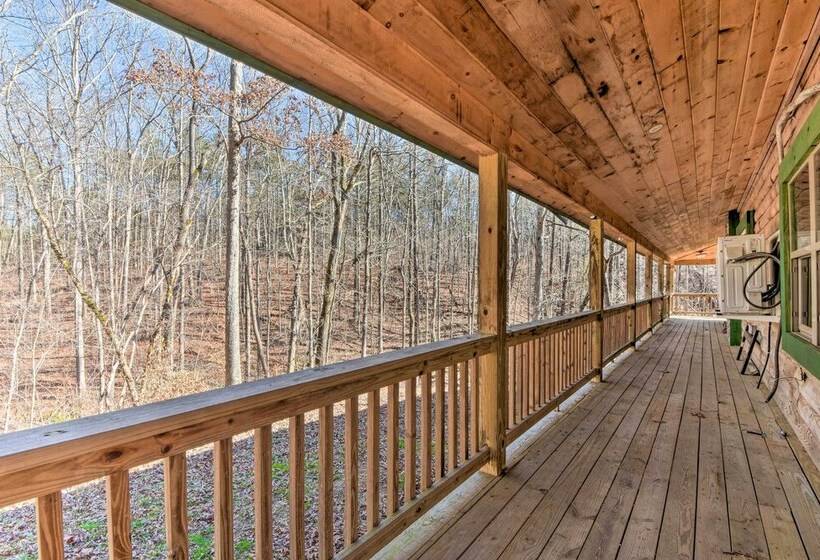 Lake Hartwell Area Cabin W/ Community Pool Access!