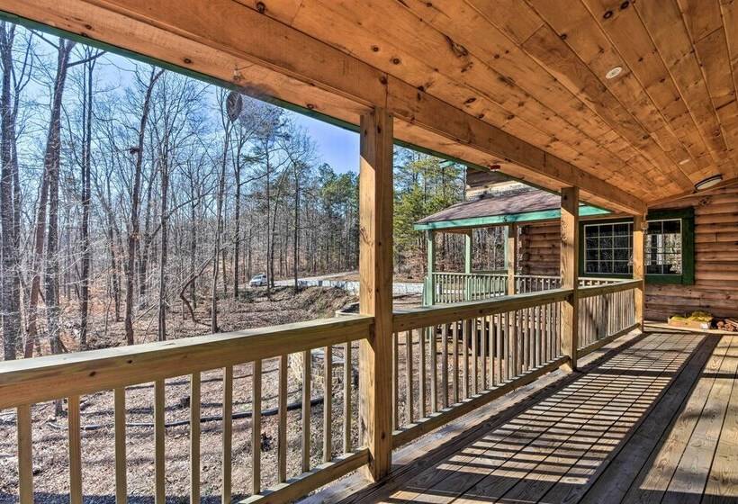 Lake Hartwell Area Cabin W/ Community Pool Access!