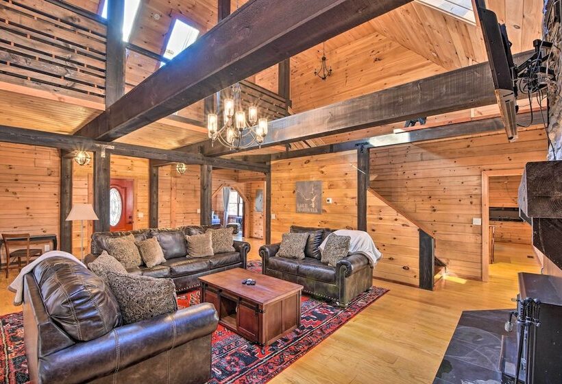 Lake Hartwell Area Cabin W/ Community Pool Access!