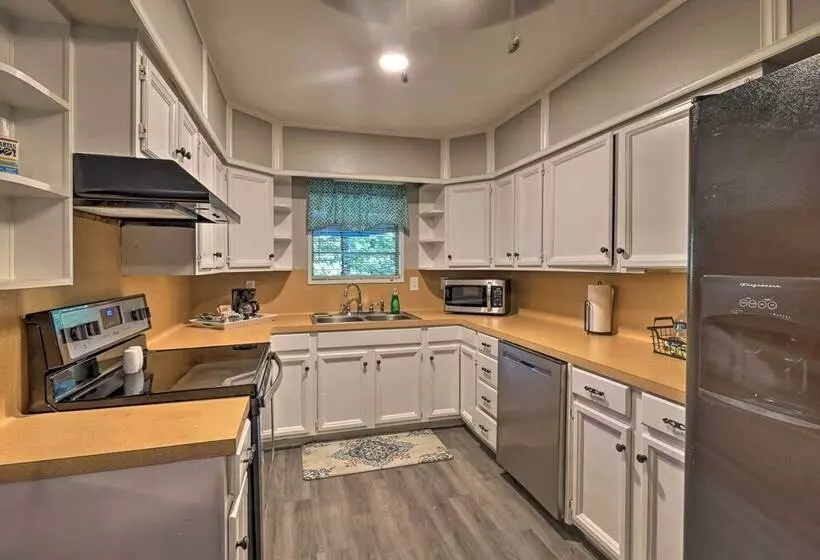 Lake O The Pines Retreat W/ Water Access!