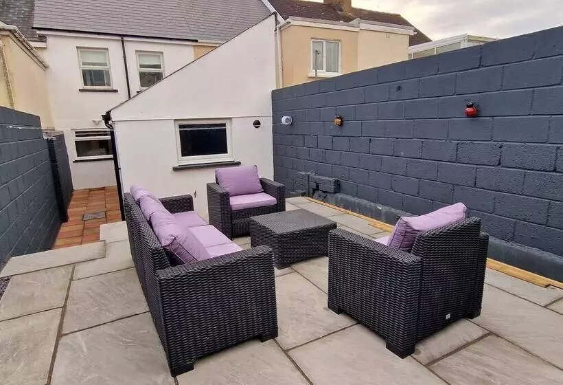 Luxury Sea View Modernised Pembrokeshire Cottage