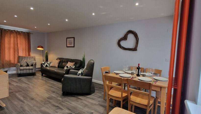 Luxury Sea View Modernised Pembrokeshire Cottage