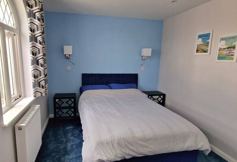 Luxury Sea View Modernised Pembrokeshire Cottage