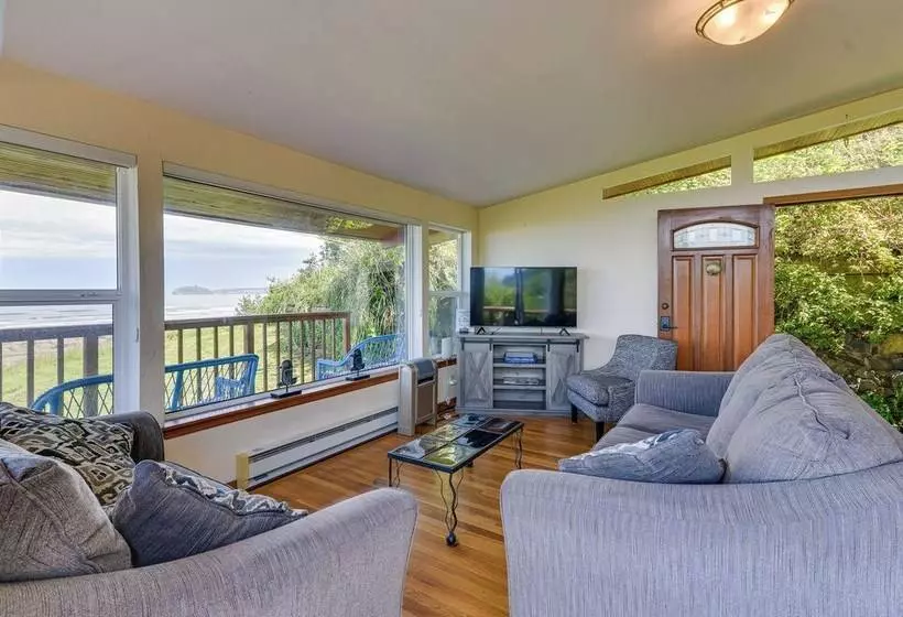 Mckinleyville Getaway W/ Hot Tub & Ocean Views!