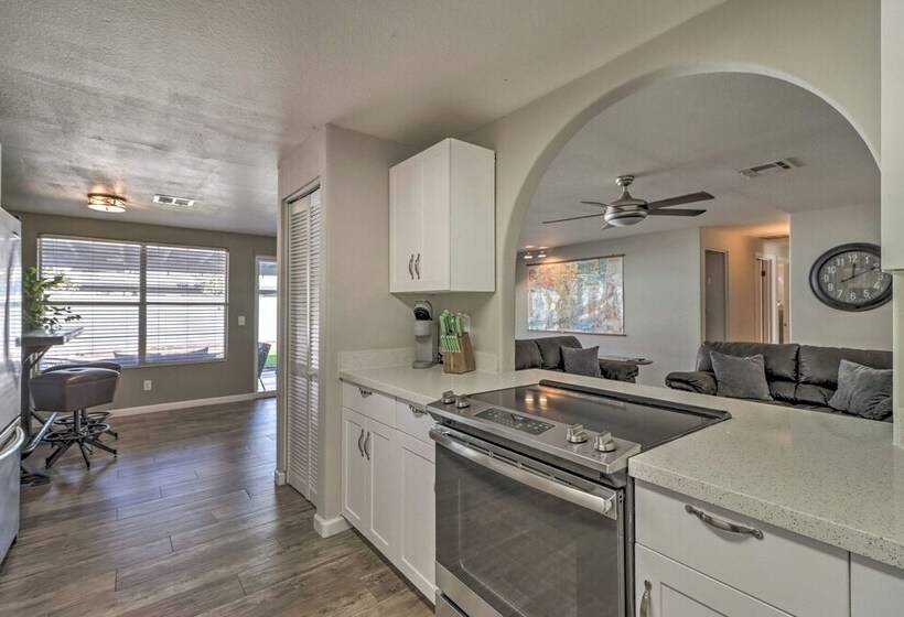 Mesa Retreat W/ Fenced Yard, Walk To Sloan Park!