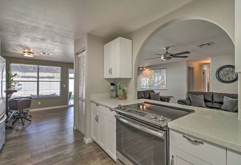 Mesa Retreat W/ Fenced Yard, Walk To Sloan Park!