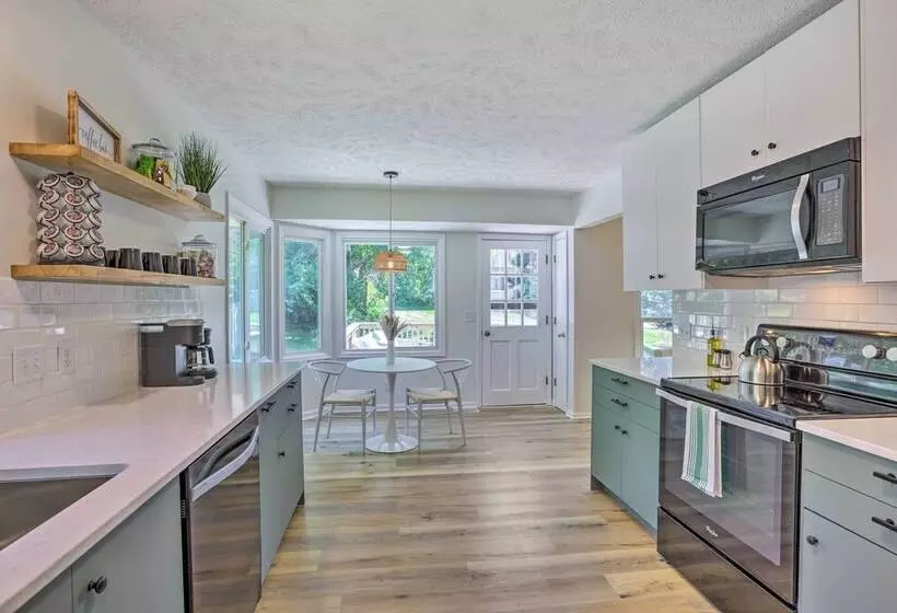 Modern Boho Gem: Yard + 10 Mi To Baxter Arena