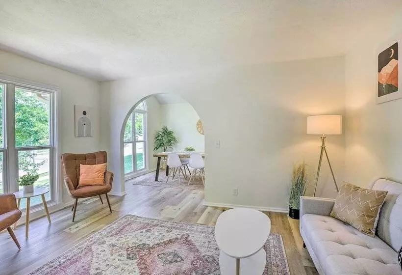 Modern Boho Gem: Yard + 10 Mi To Baxter Arena