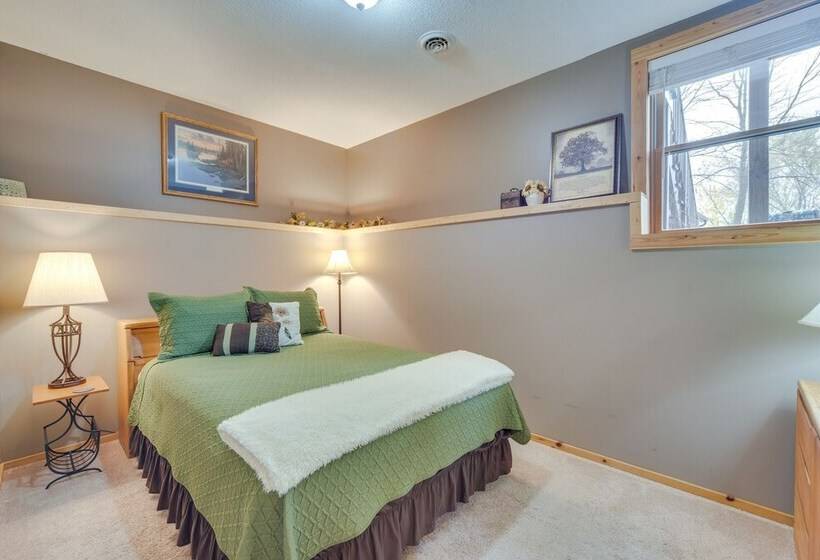 Modern Log Cabin W/ Rec Room, Steps To Lake!