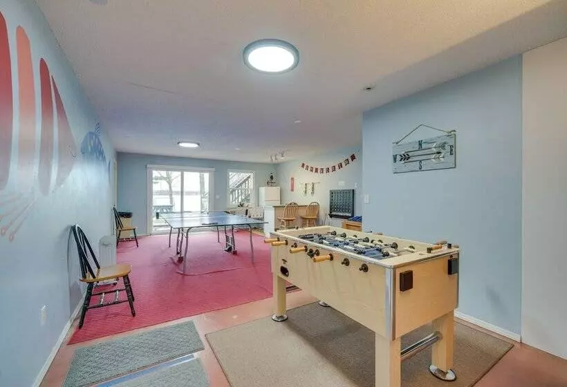 Modern Log Cabin W/ Rec Room, Steps To Lake!