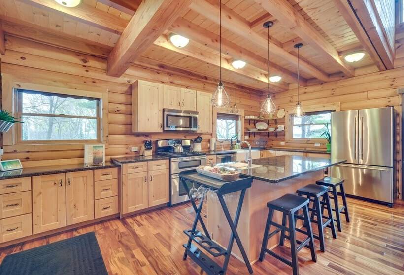 Modern Log Cabin W/ Rec Room, Steps To Lake!